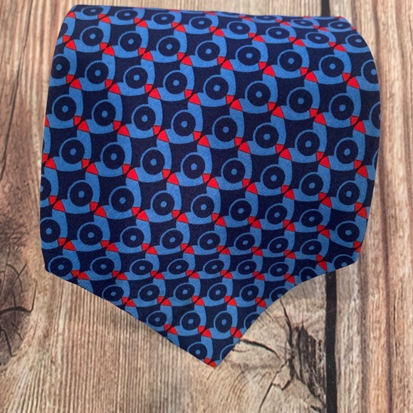 Yves Saint Laurent Paris Wide Tie 
Excellent Pre-Owned Condition - Picture 3 of 8